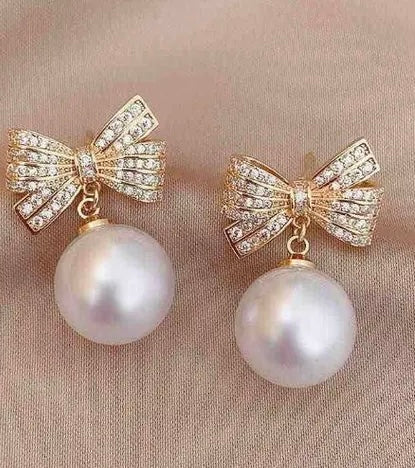 Bow Pearl Hangings