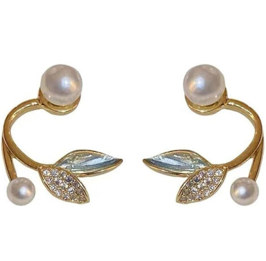 Fish Tail Pearl Earrings